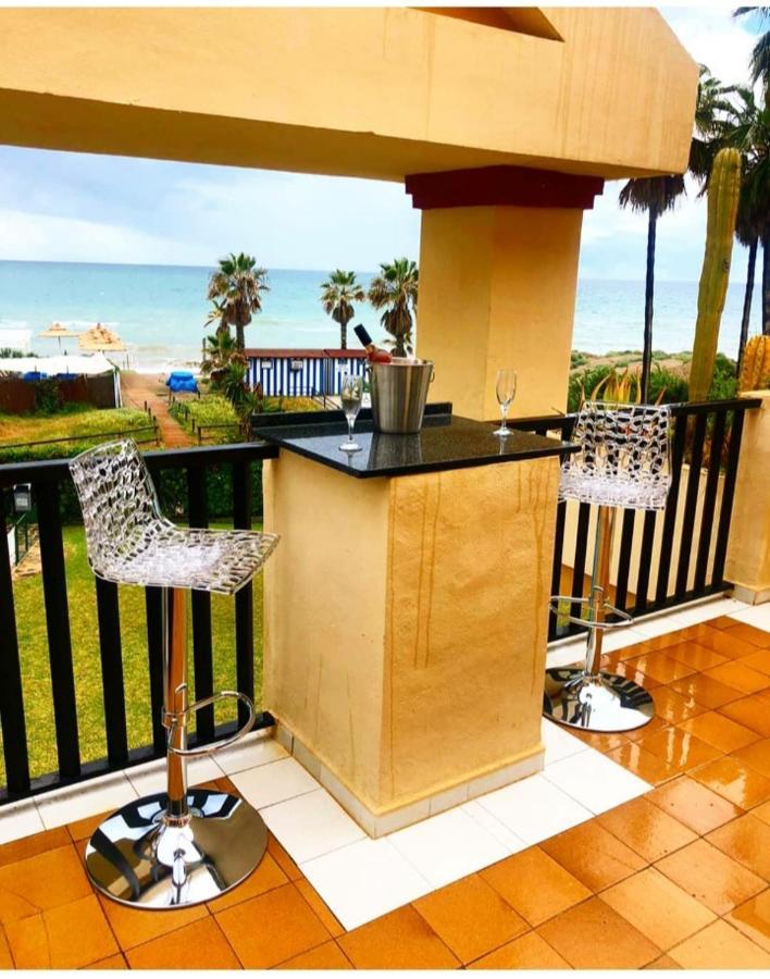 Beachfront Apartment - Sea Views - Marbella Esterno foto