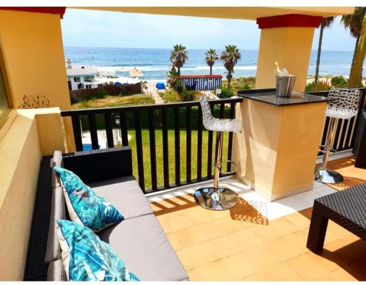Beachfront Apartment - Sea Views - Marbella Esterno foto