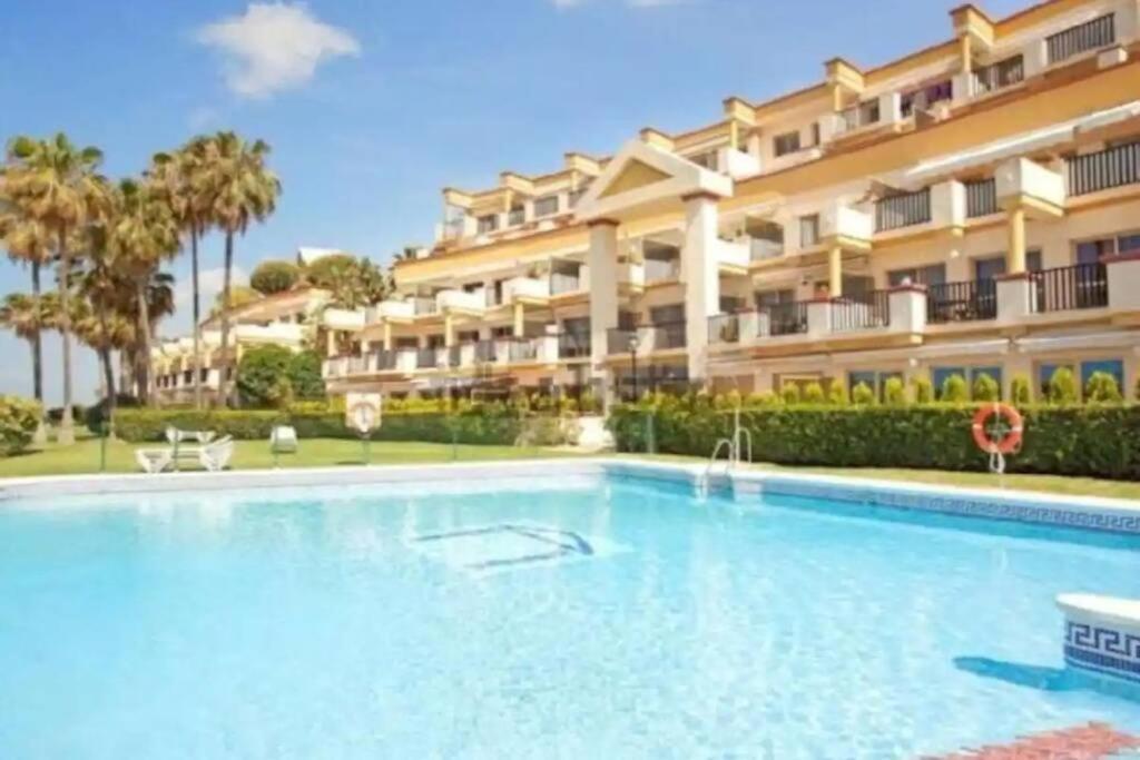Beachfront Apartment - Sea Views - Marbella Esterno foto