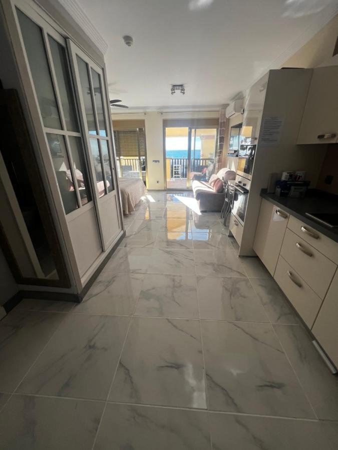 Beachfront Apartment - Sea Views - Marbella Esterno foto