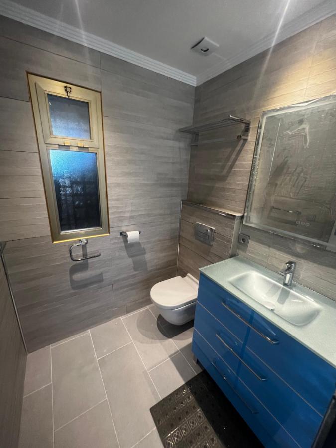 Beachfront Apartment - Sea Views - Marbella Esterno foto